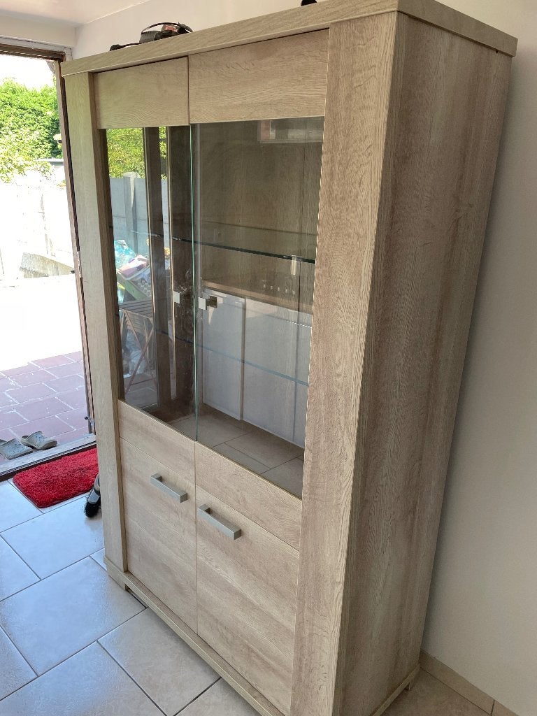 Vitrine, Ophalen, 100 tot 150 cm, 150 tot 200 cm, 25 tot 50 cm
