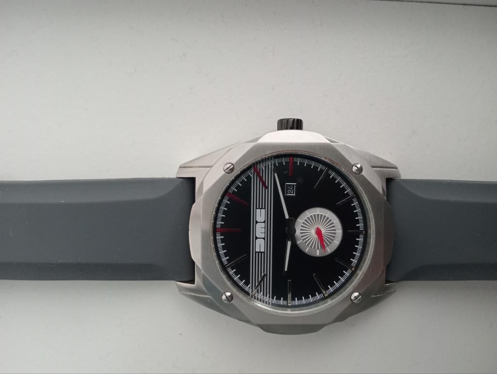 A vendre montre excellent état pour amateur voiture DeLorean, Ophalen