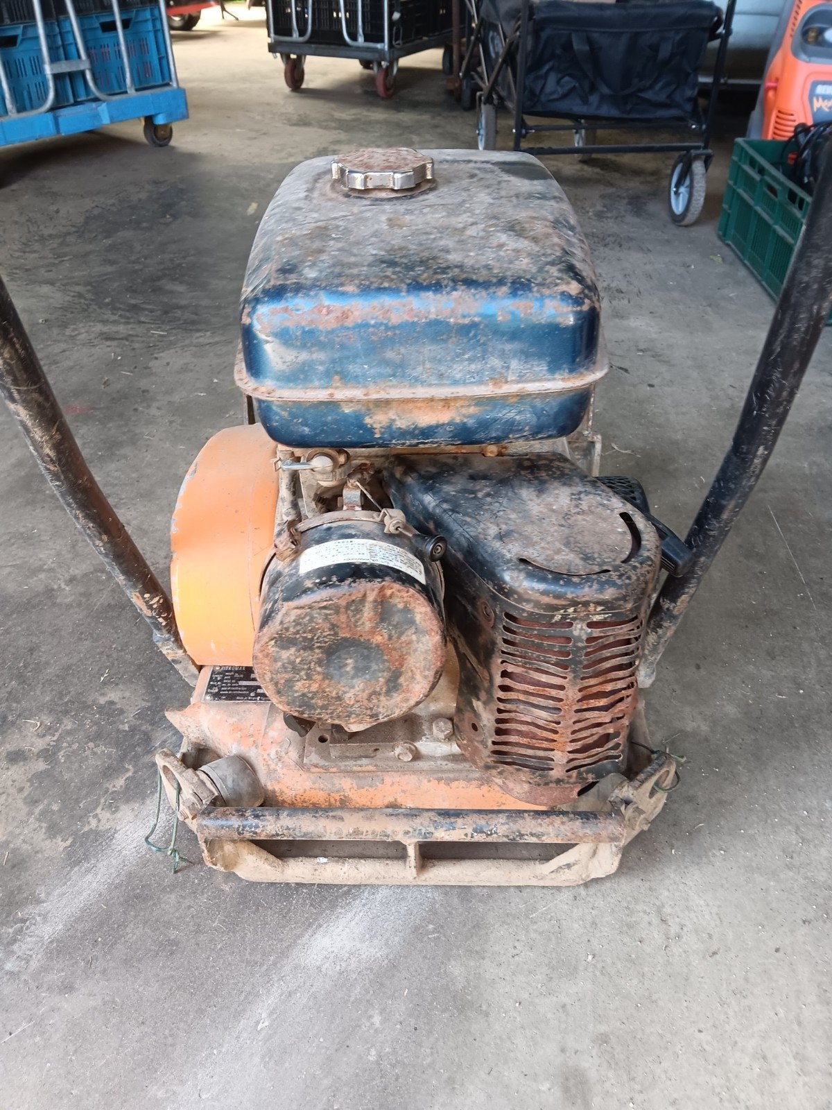 trilplaat in goede werkende staat .prijs 375€, Doe-het-zelf en Bouw, Motoren, Ophalen, Zo goed als nieuw, Benzinemotor, 1800 rpm of meer