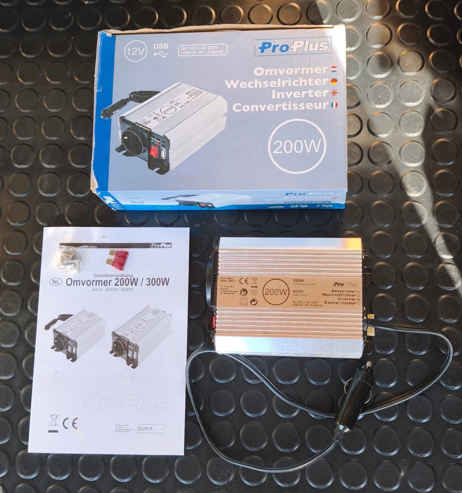 ‼️ À VENDRE Convertisseur de tension ProPlus 200 W (12 V à 2, Sports nautiques & Bateaux, Enlèvement ou Envoi