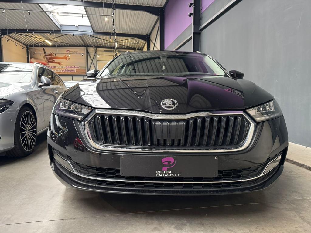 Skoda Octavia Combi 2.0TDi DSG Led GPS Carplay, Auto's, Skoda, Euro 6, 4 cilinders, 0 kg, Zwart