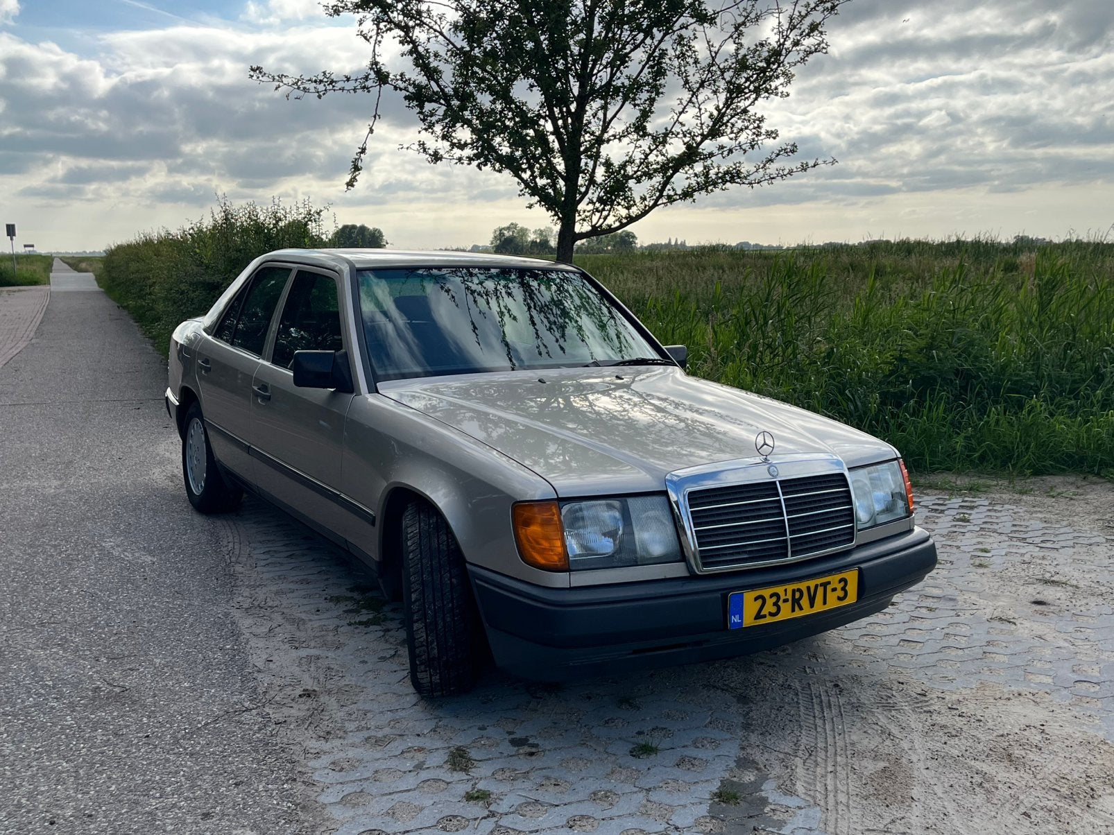 Mercedes 400e w124, Achat, Série 200, Noir, 5 portes