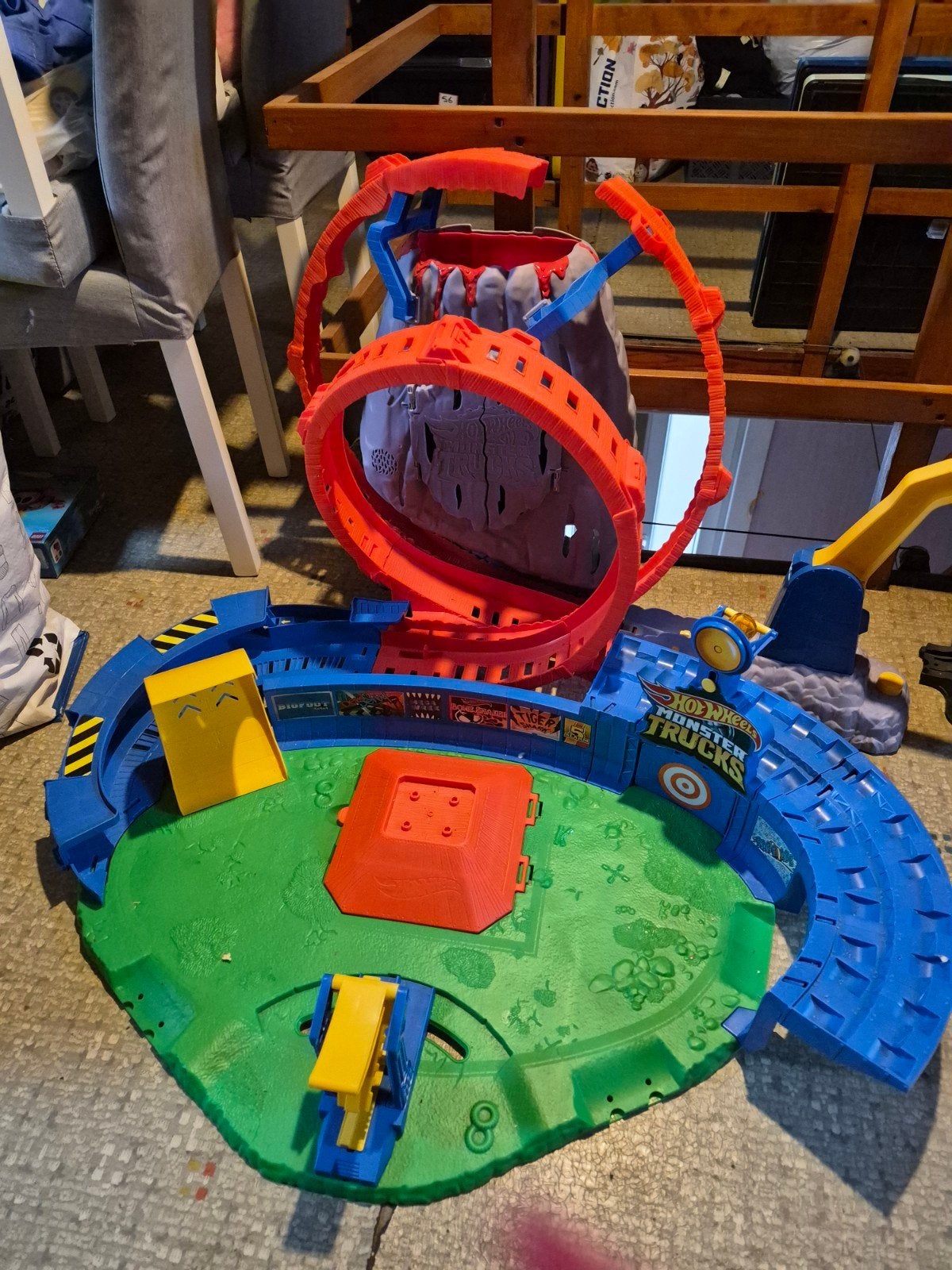 hot wheels arena met vulkaan, Ophalen, Racebaan, Zo goed als nieuw, Hot Wheels
