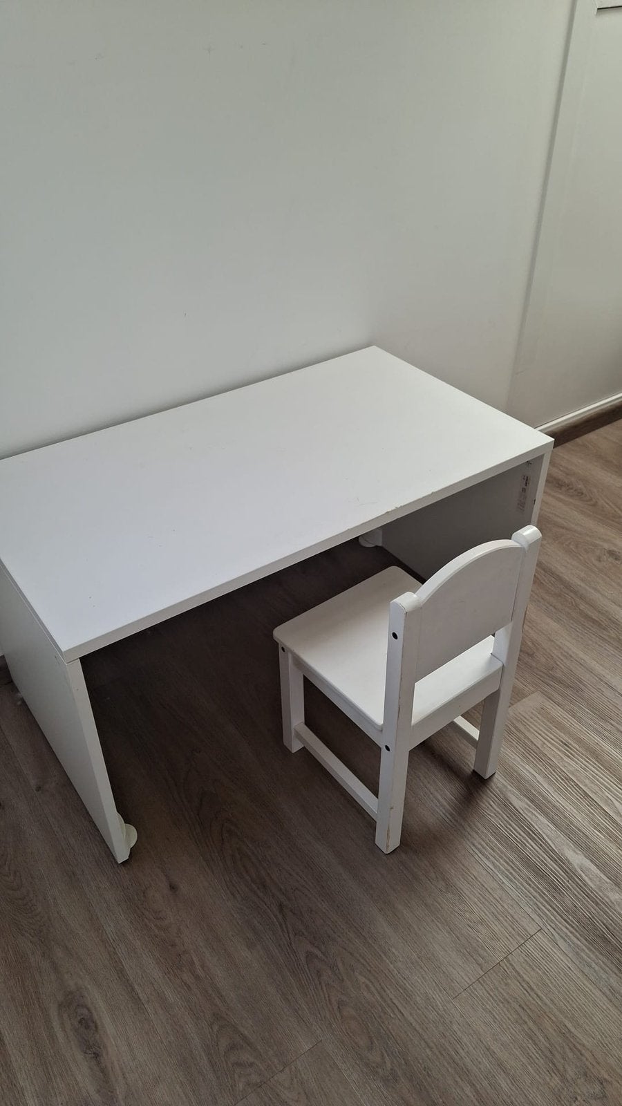Bureau pour enfants Ikea Smasstad avec chaise, 90 cm, 50 cm, Enlèvement, Utilisé