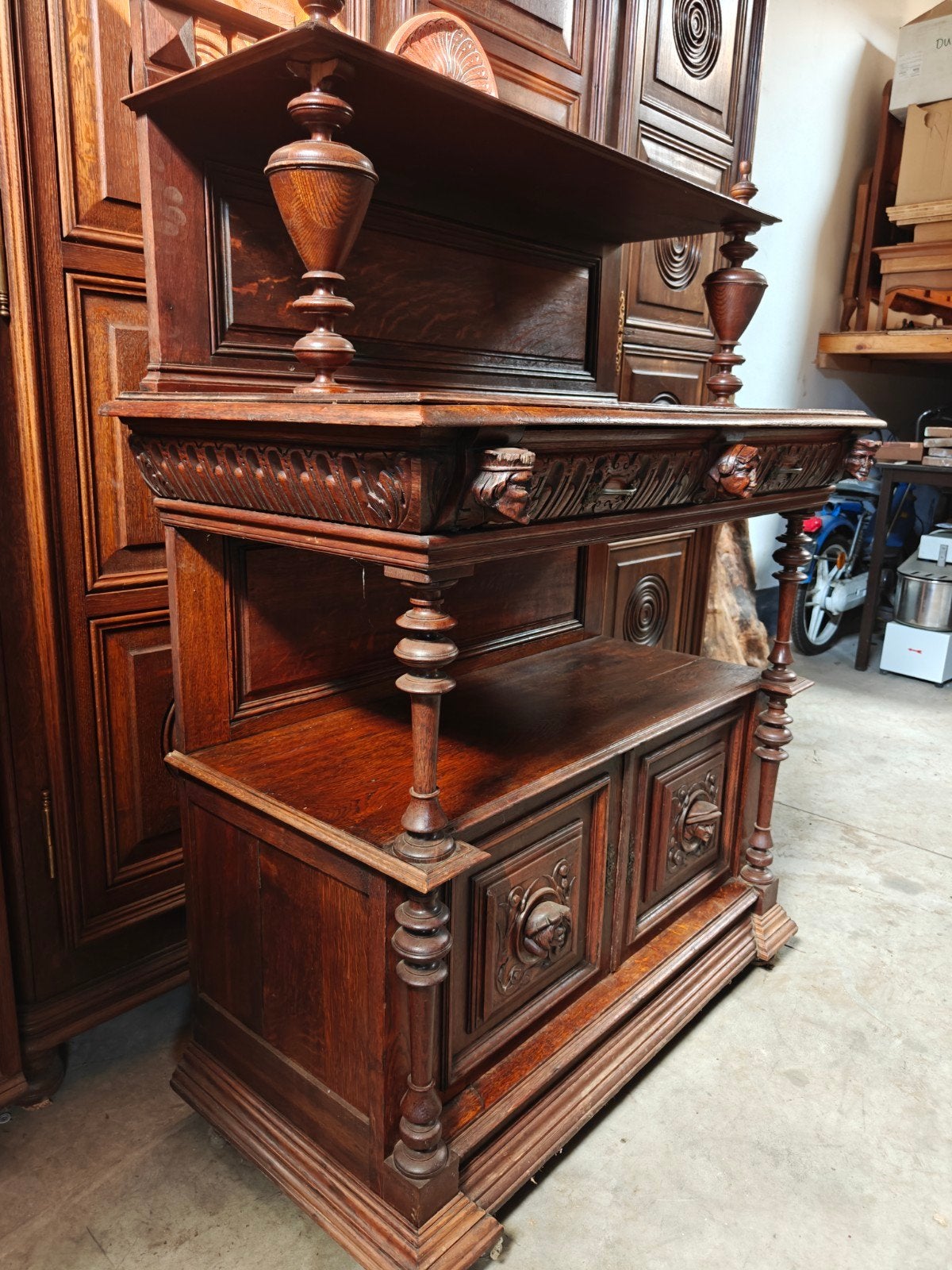 eiken kast, Ophalen