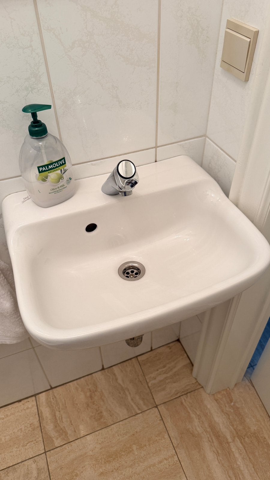 Handenwasser / spoelbakje Ideal Standard, Ophalen, Zo goed als nieuw, Wasbak of Wastafel
