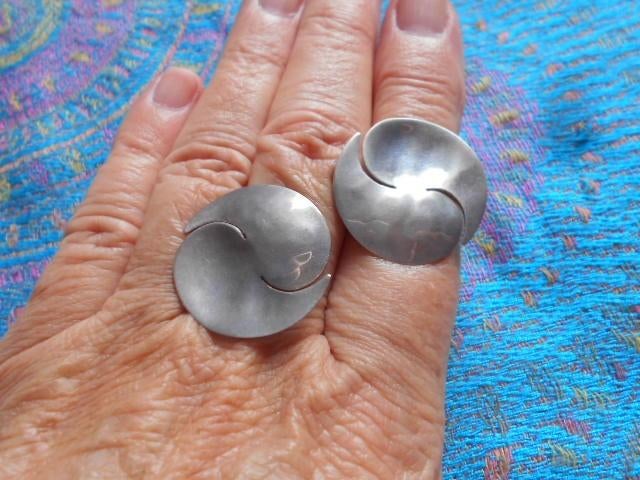 Boucles d'oreilles design en argent 925 de Suède, Puces ou Clous, Enlèvement ou Envoi, Comme neuf, Argent