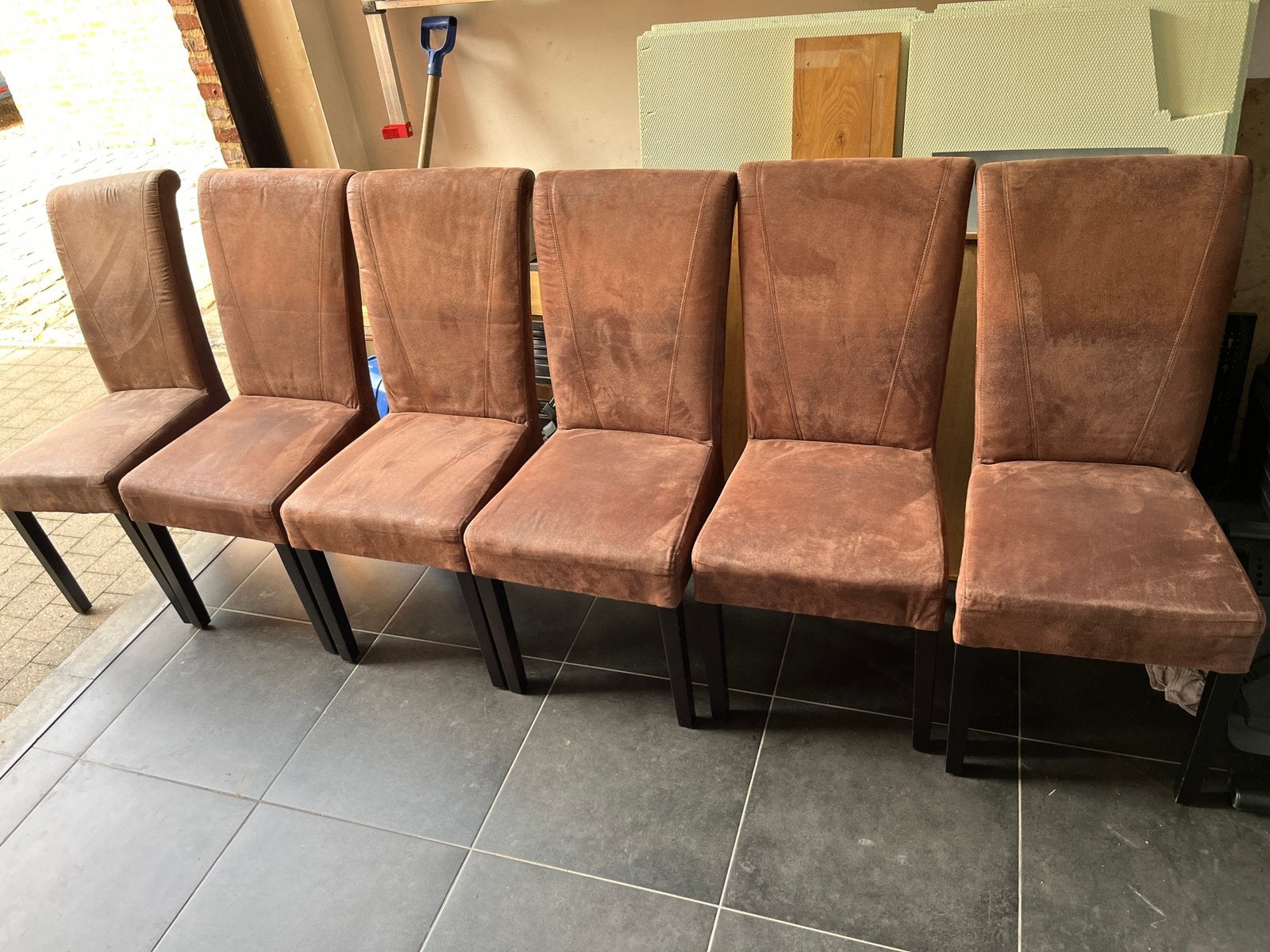 6 chaises de salle à manger en cuir 50€ pour l'ensemble, Maison & Meubles, Enlèvement, Bois, Landelijk, Brun
