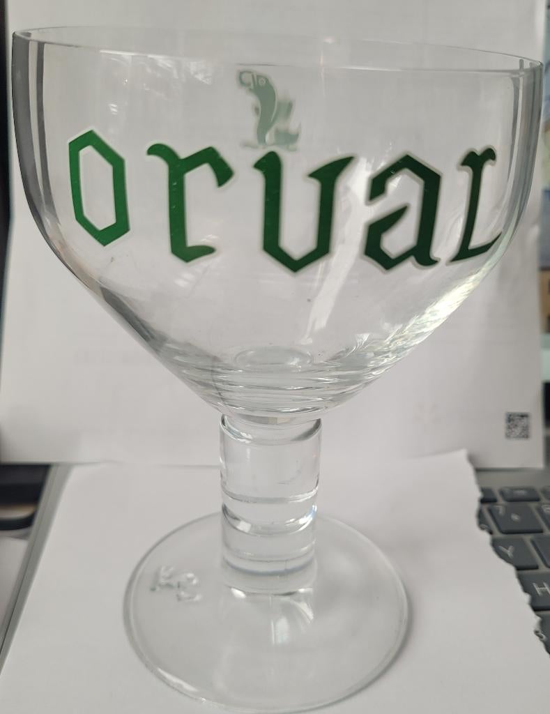 Magnifique et rare verre ORVAL vert, Ophalen of Verzenden, Zo goed als nieuw, Glas of Glazen
