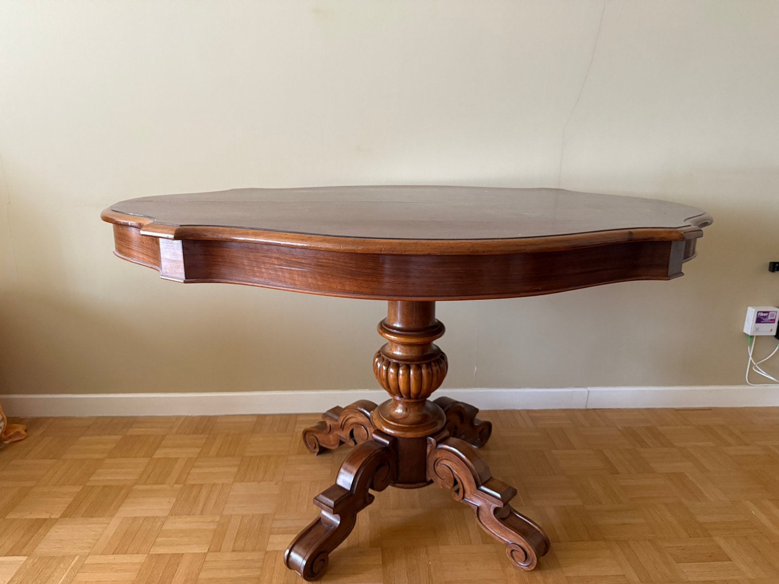 Mahonie houten bijzettafel, Ophalen