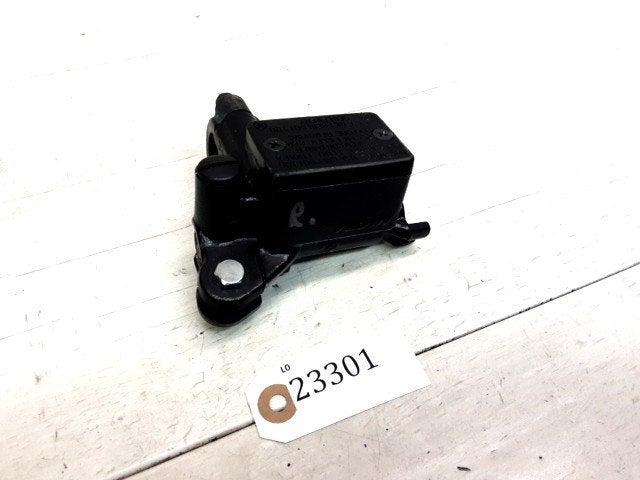 CBR125R 2011 - 2016 Honda Rempomp D1-48044