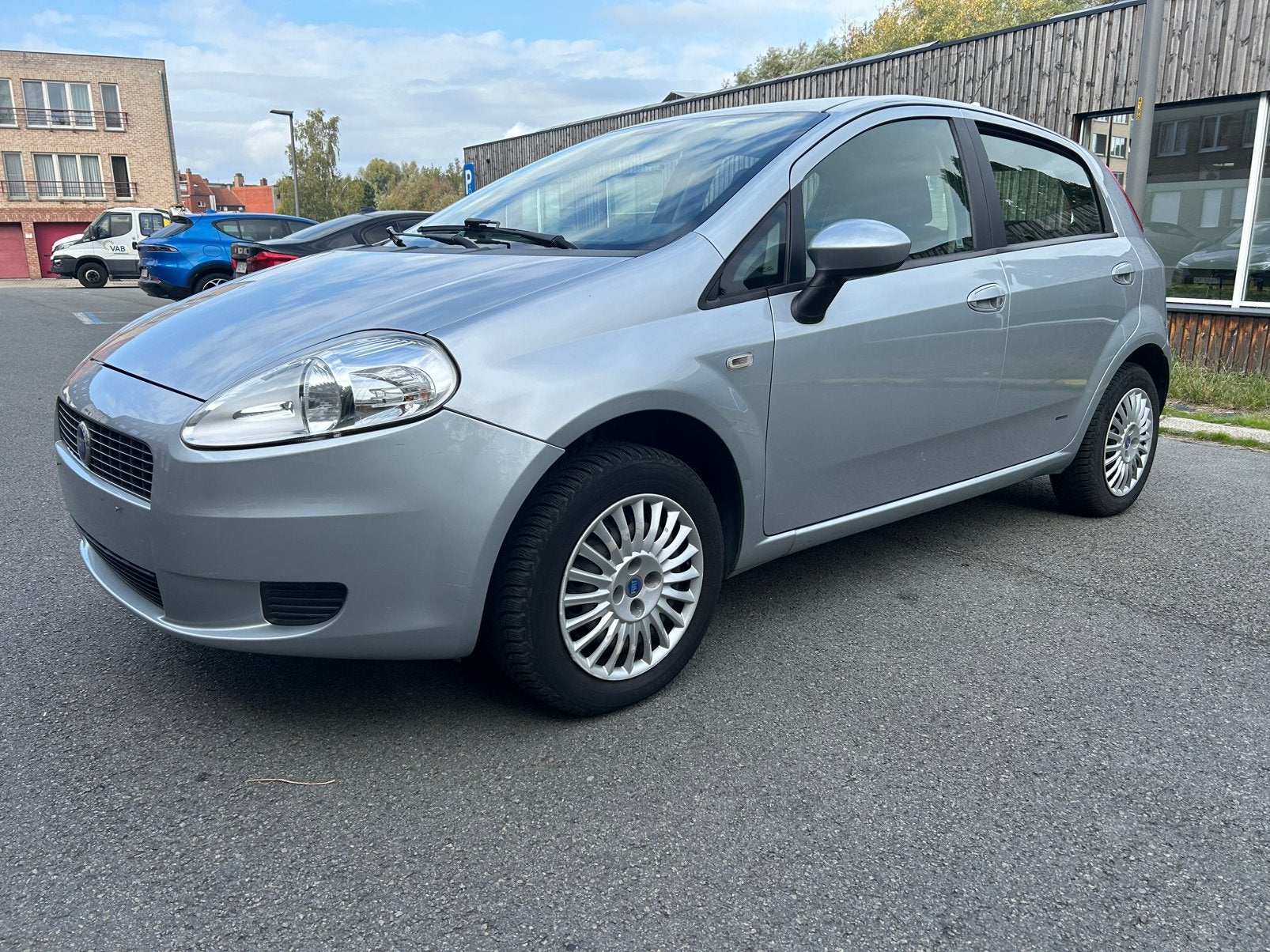 FIAT PUNTO  88000KM CT + CAR PASS, Autos, 57 kW, Argent ou Gris, Achat, Entreprise