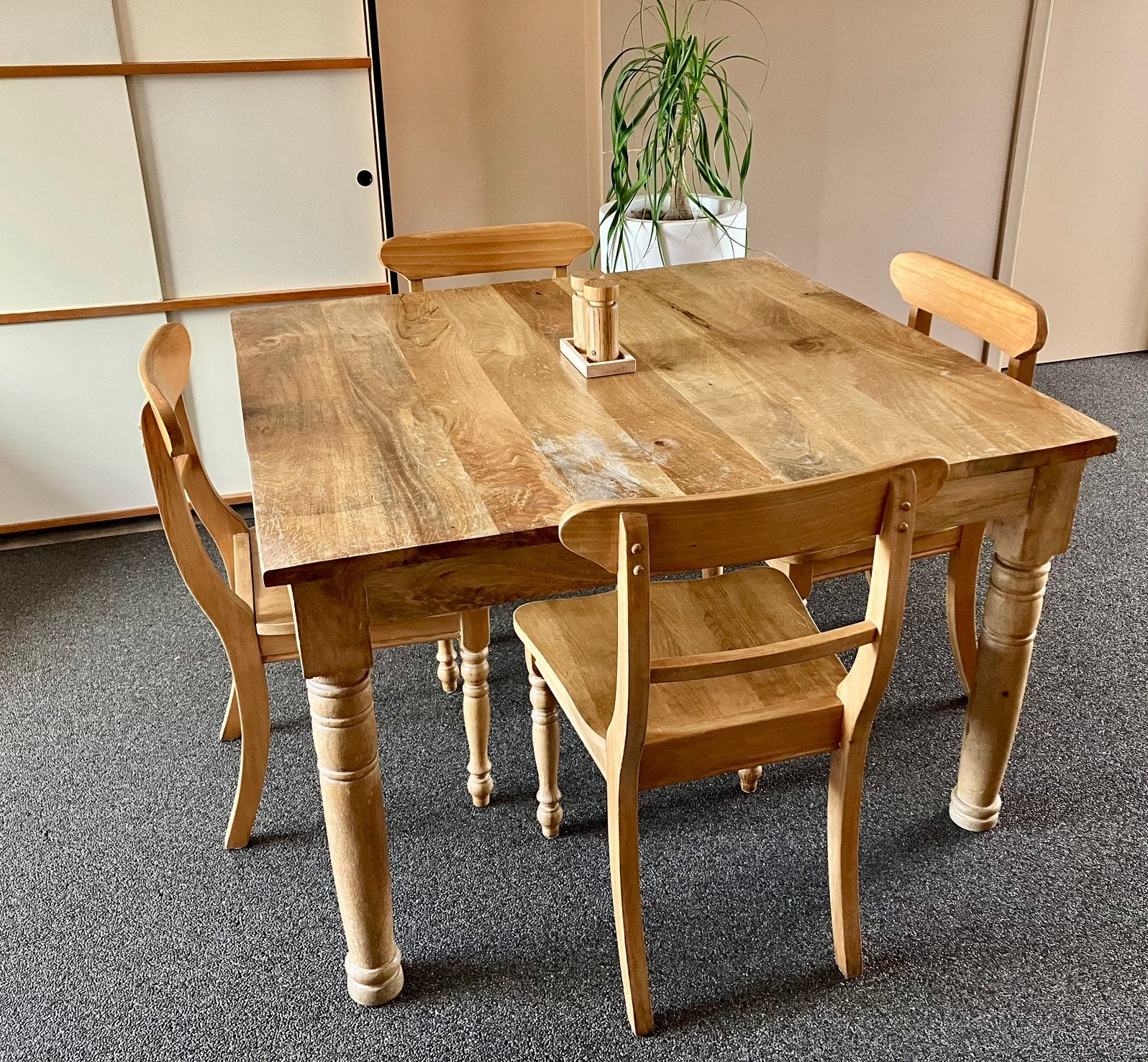 Table carree et chaises bois rustique ancien rétro vintage, Enlèvement, Utilisé, 4 à 6 chaises