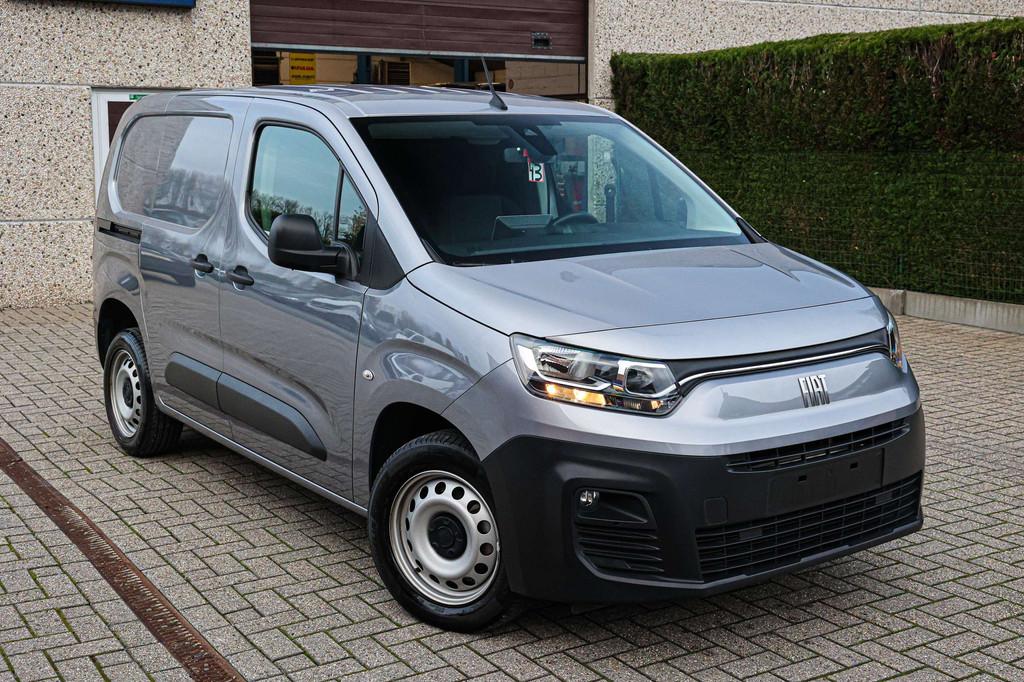 Fiat Doblò AUTOMAAT*NAVIGATIE*ACHTERUITRIJCAMERA*APPLE-CARP, Auto's, 4 deurs, Stof, Gebruikt, 4 cilinders