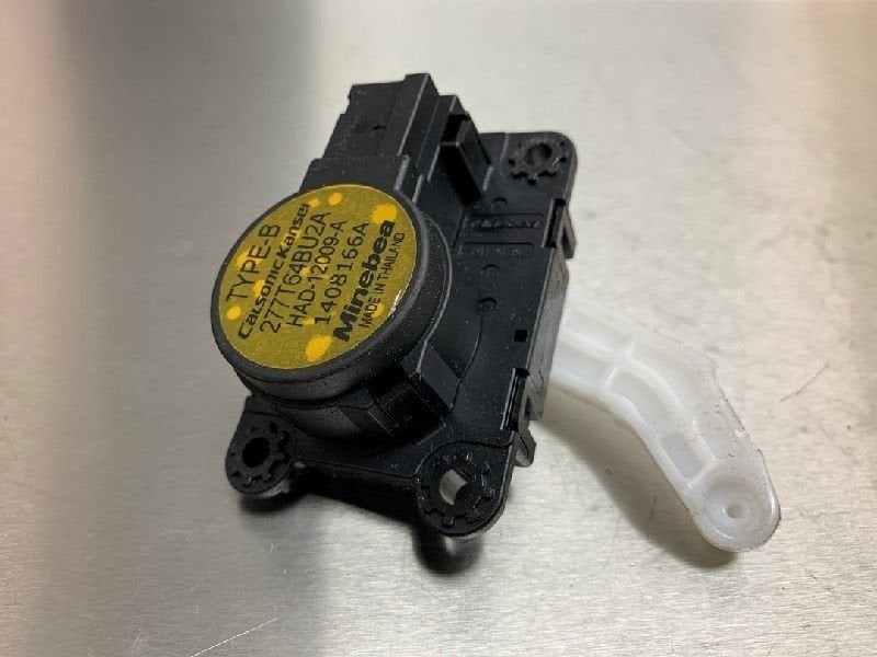 ACTIONNEUR MOTEUR VOLET CHAUFFAGE Nissan Qashqai (J11), Utilisé, Nissan