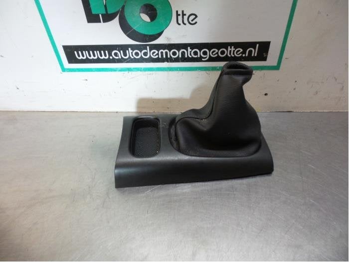 Enveloppe levier de vitesse d'un Nissan Note (Note 06-), -, 3 mois de garantie, Utilisé, -