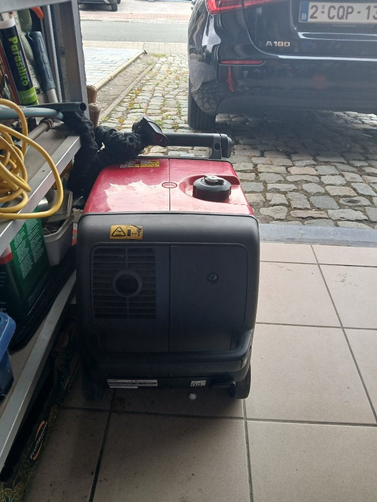 Inverter honda, Doe-het-zelf en Bouw, Aggregaten, Ophalen, Geluidgedempt, Overige typen, Zo goed als nieuw