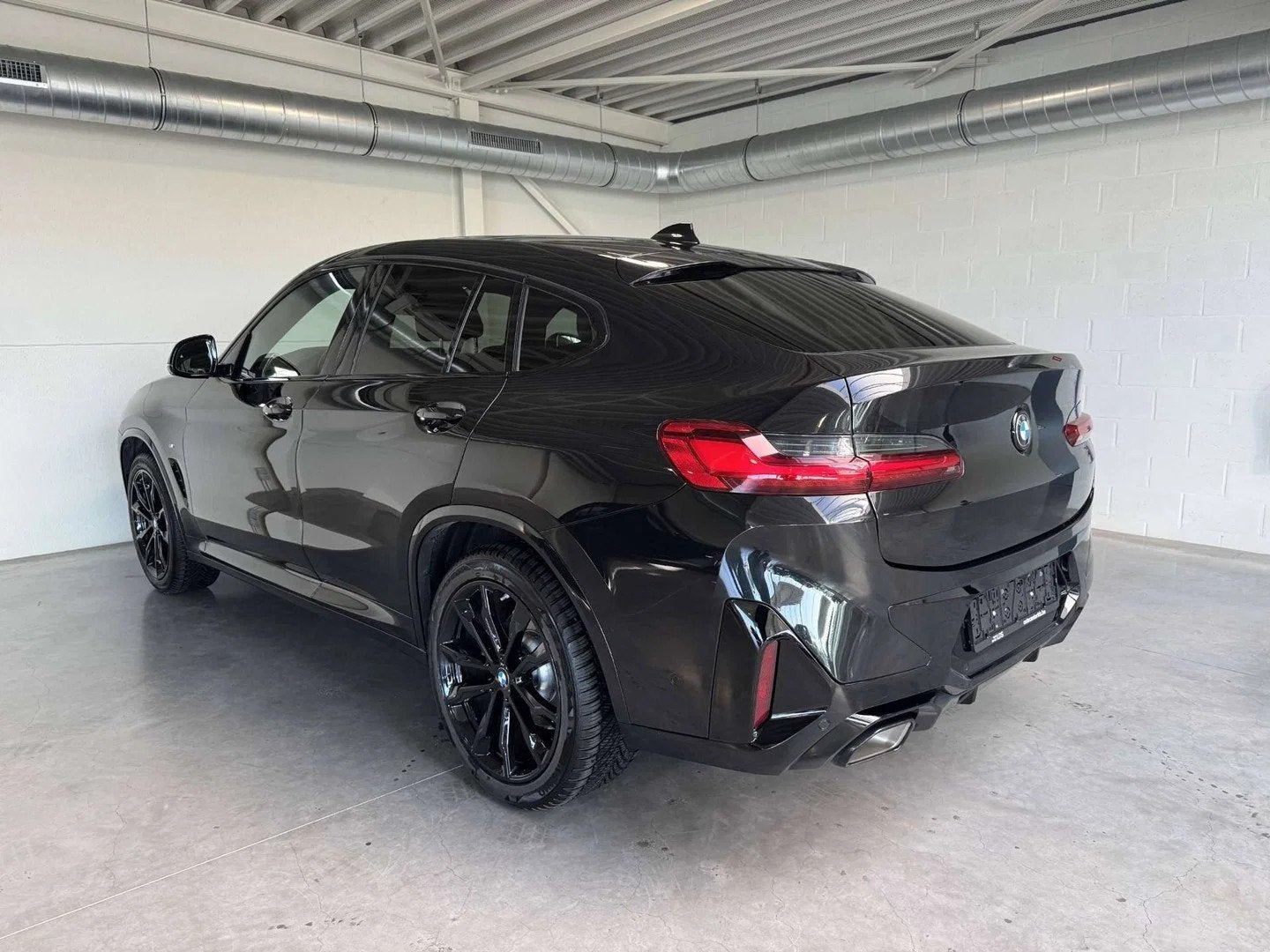BMW X4 X4 2.0iA xDrive20 MHEV - M-Pakket - 20" velgen, Autos, Cuir, 135 kW, Entreprise, https://public.car-pass.be/vhr/04da4006-213a-4de1-822d-591848468d88