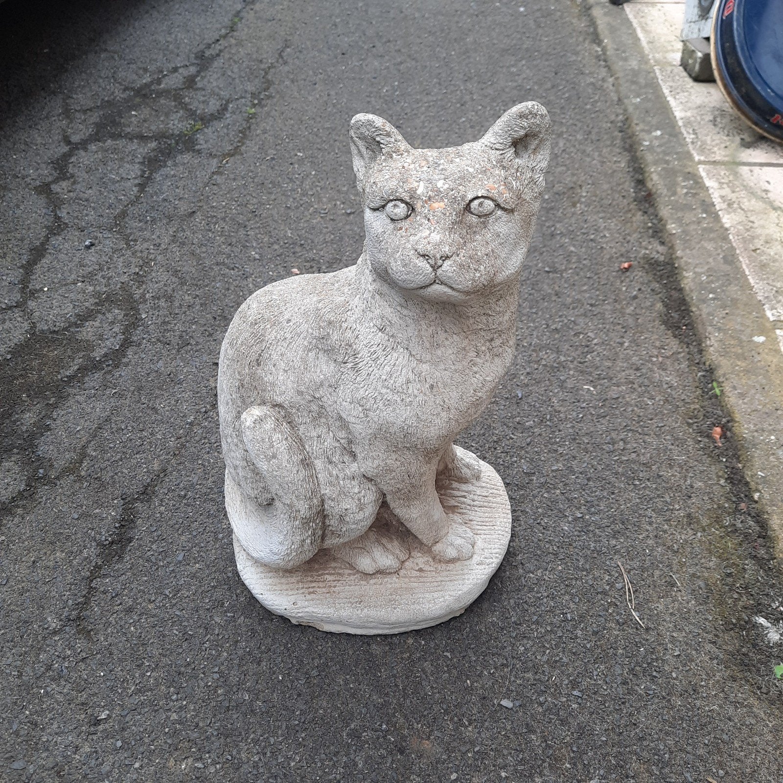Stenen kat , 39 cm hoog . Zwaar ., Ophalen