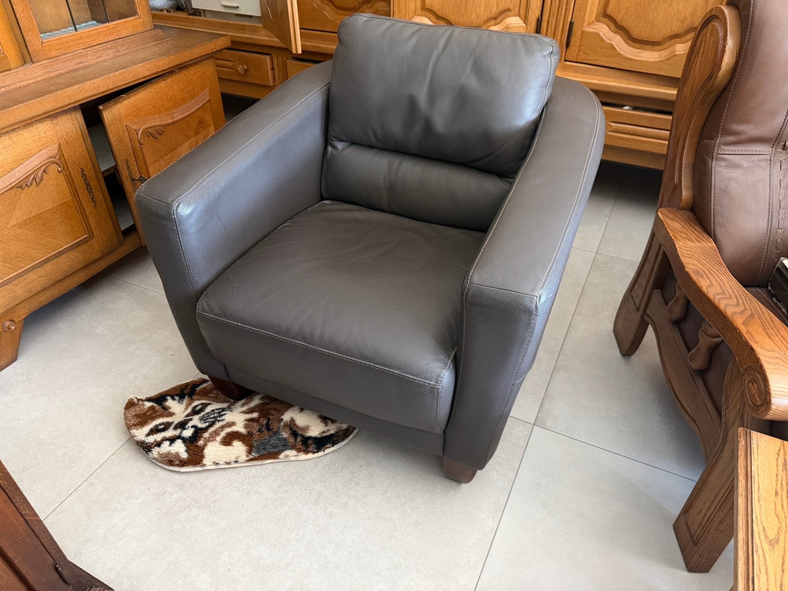 Luxe fauteuil in donkerbruin kunstleder – zeer comfortabel, Ophalen, Zo goed als nieuw