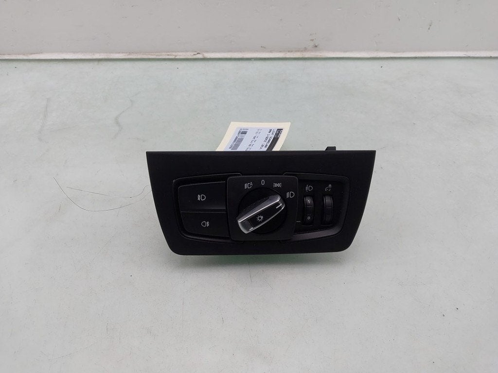 LICHTSCHAKELAAR BMW 3 serie (F30) (01-2011/10-2018), Dhr. J. Ham, Gebruikt, Administratie@autoham.nl, BMW