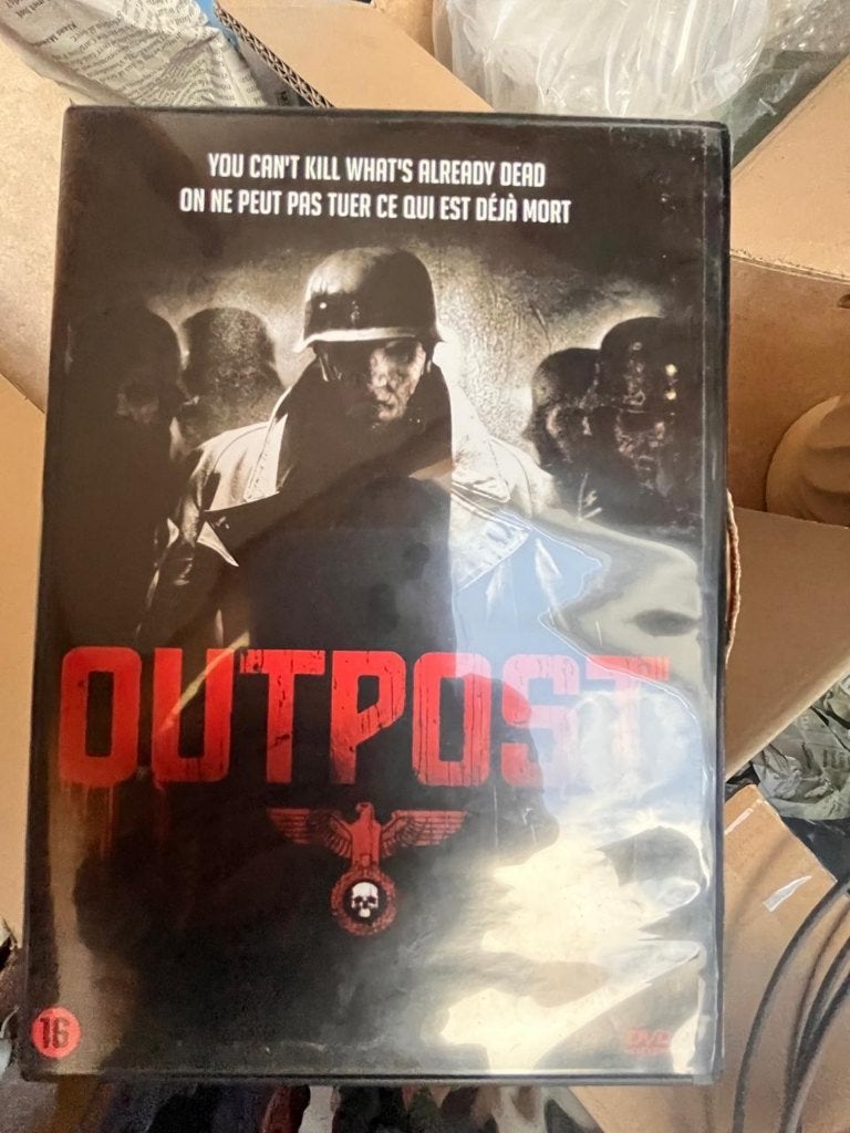 : DVD-film "Outpost" (2008)  horror, CD & DVD, DVD | Horreur, Enlèvement ou Envoi, Anglais, Comme neuf, À partir de 16 ans