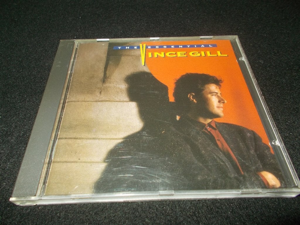 CD - VINCE GILL - The Essential - 1995 - Country, Ophalen, Zo goed als nieuw