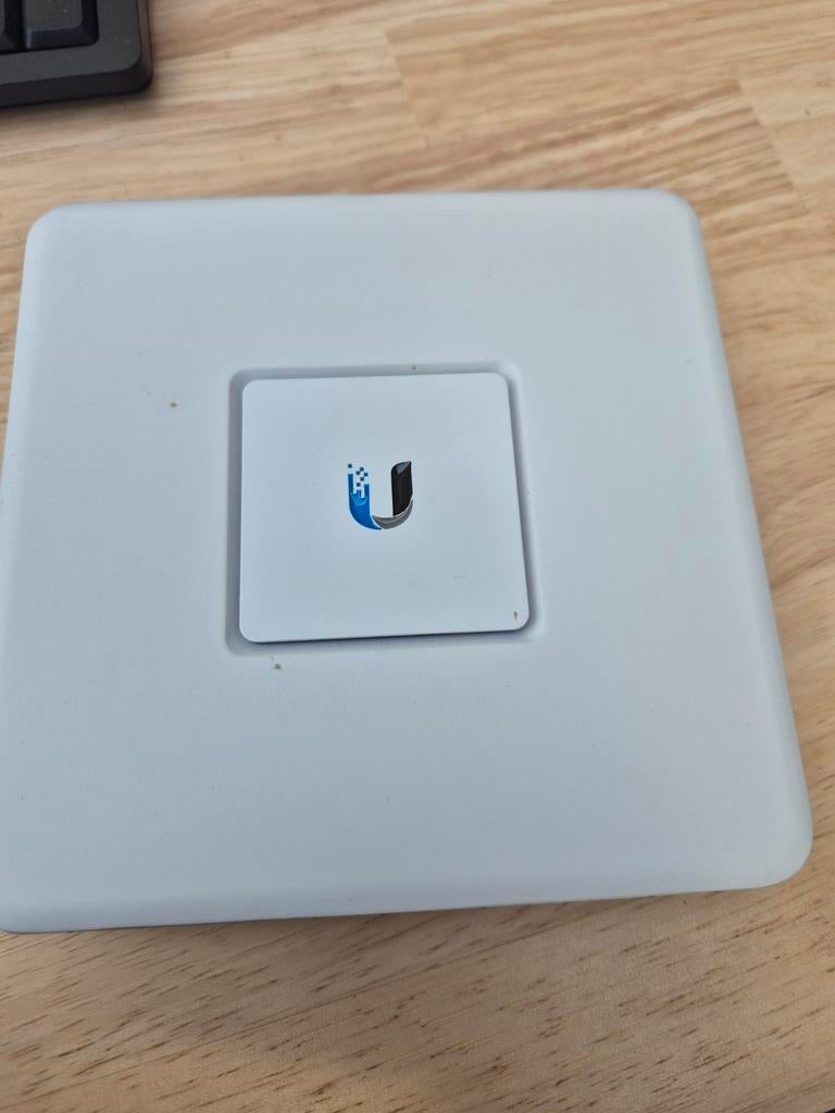 Unifi usg router, Ophalen, Router