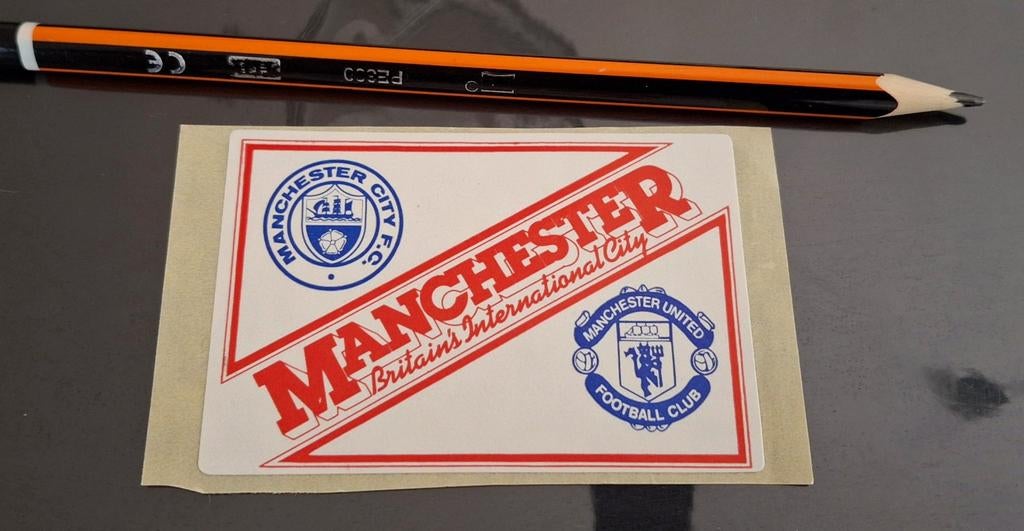 Vintage sticker voetbal Engeland Manchester United City, Ophalen of Verzenden, Zo goed als nieuw, Sport