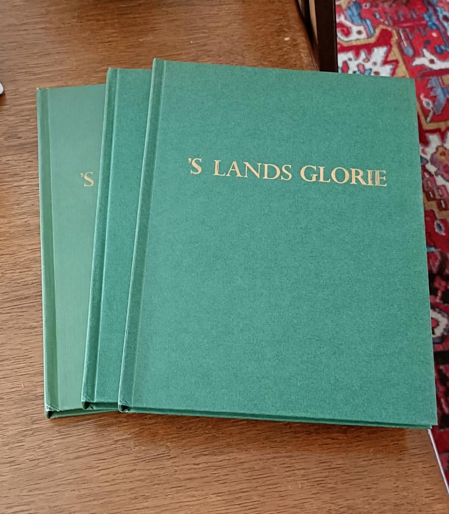 Lands glorie, Boeken, Ophalen
