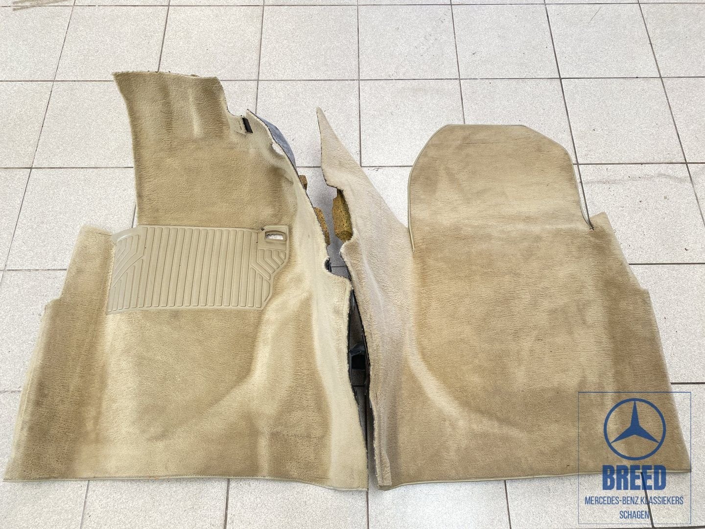 Vloermatten voorzijde L+R crème Mercedes-Benz W124 4-Matic, Auto-onderdelen, Ophalen, Gebruikt, -, -