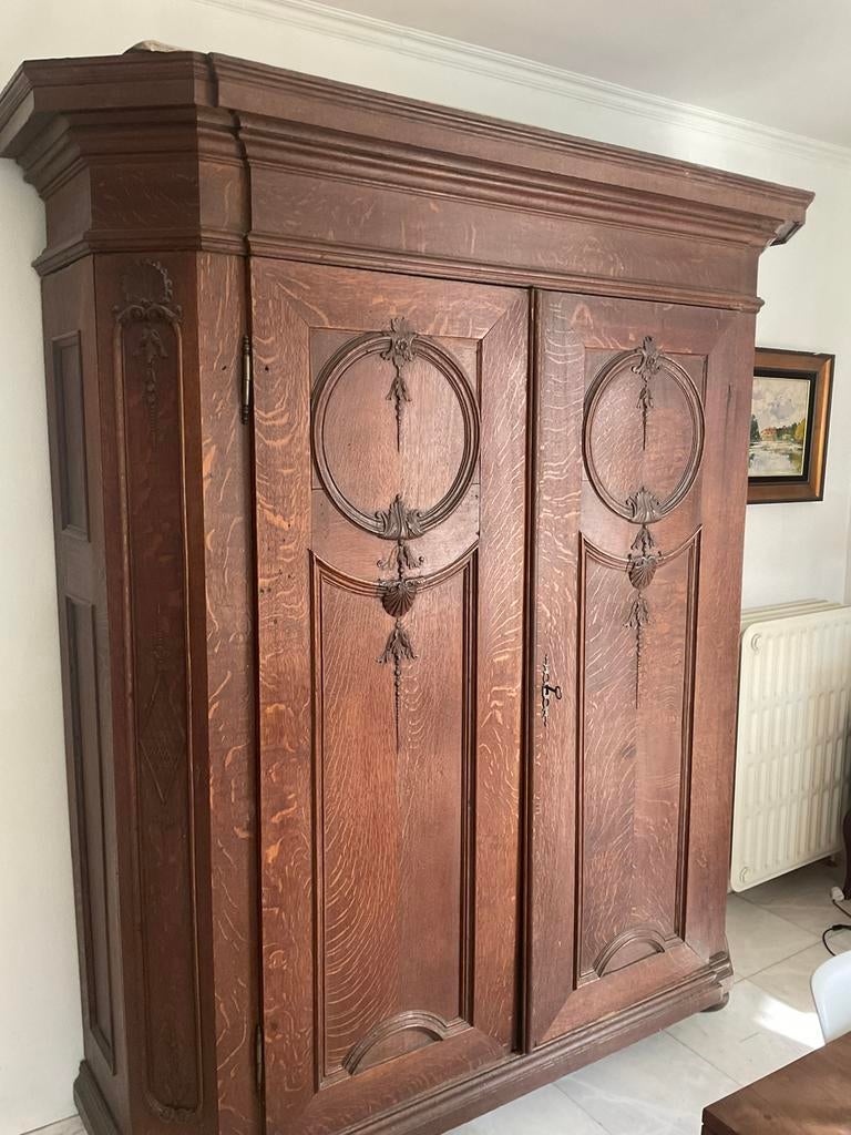 Garderobe in Louis XIV-stijl, Ophalen