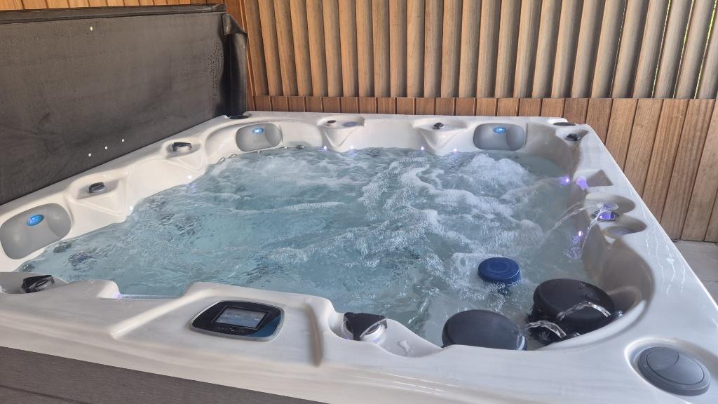 Jacuzzi Fox Prisma, Tuin en Terras, Ophalen, Gebruikt, Trap, Vast