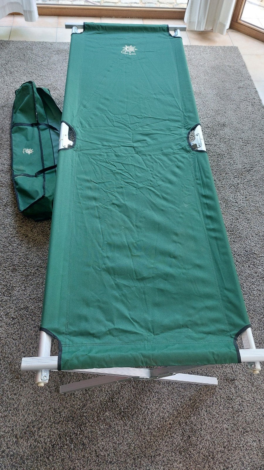 Opklapbaar campingbed aluminium met opbergzak 

Stevig e, Tuin en Terras, Ligbedden, Ophalen