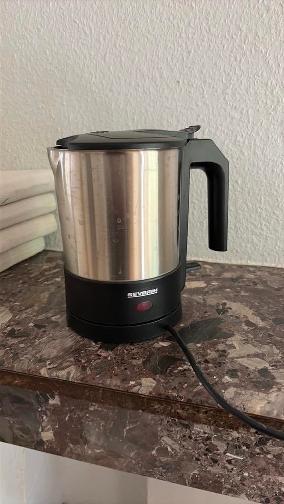 Bouilloire electrique SEVERIN, 1 à 2 litres, Enlèvement, Utilisé