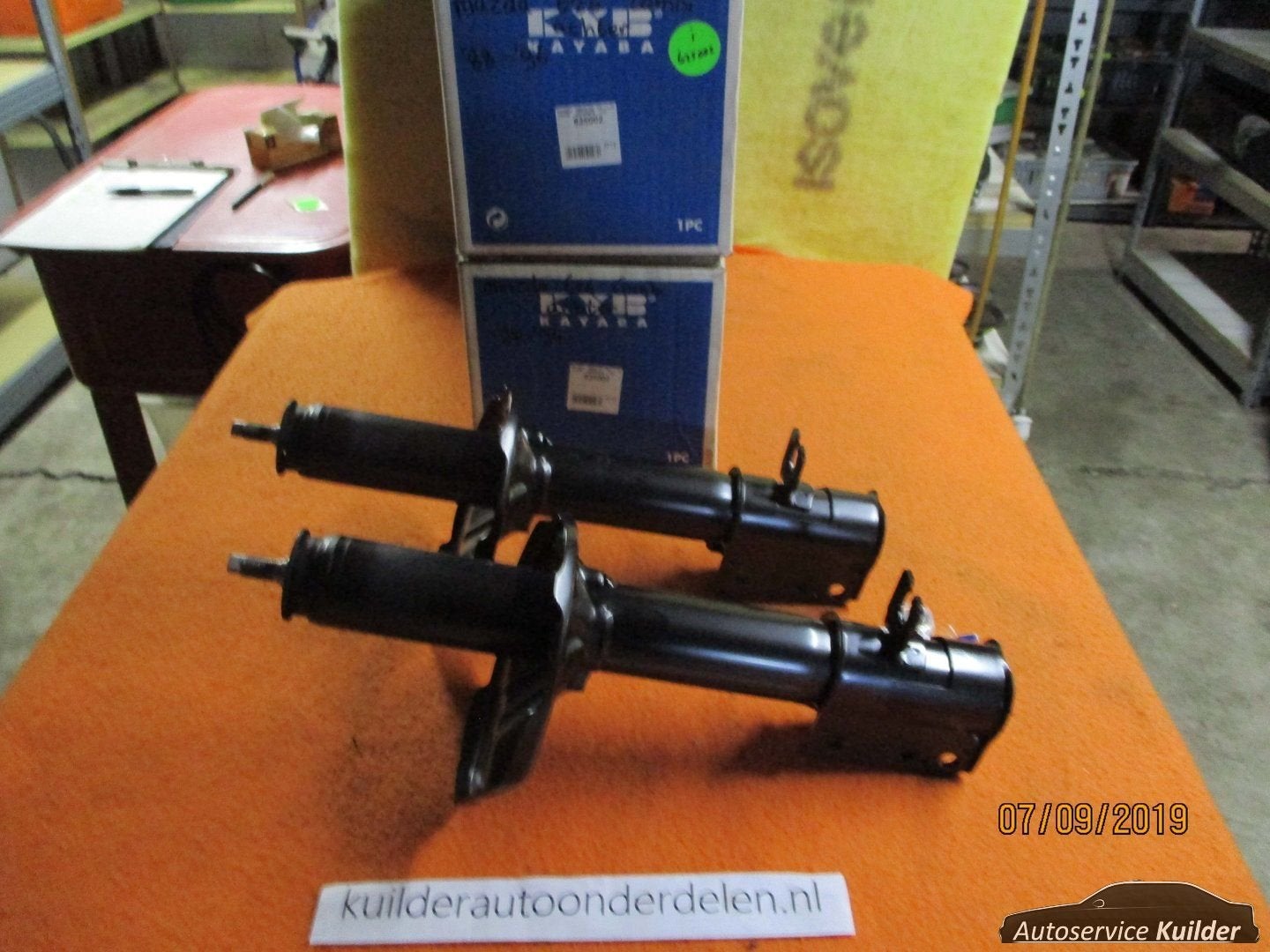 Nieuw set schokdempers achter Mazda 626 station 88-96 KYB, -, -, Nieuw, Ophalen of Verzenden
