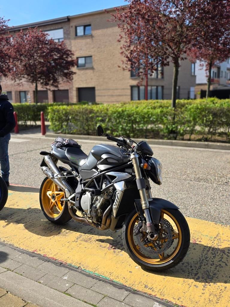 MV AGUSTA brutale, Particulier