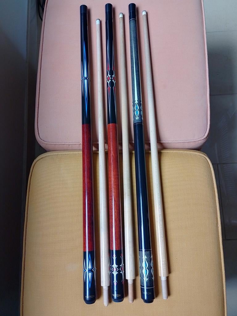 3 moi Billiard kues +koffer voor 4 onderstuks en 8 toppen, Ophalen of Verzenden, Zo goed als nieuw