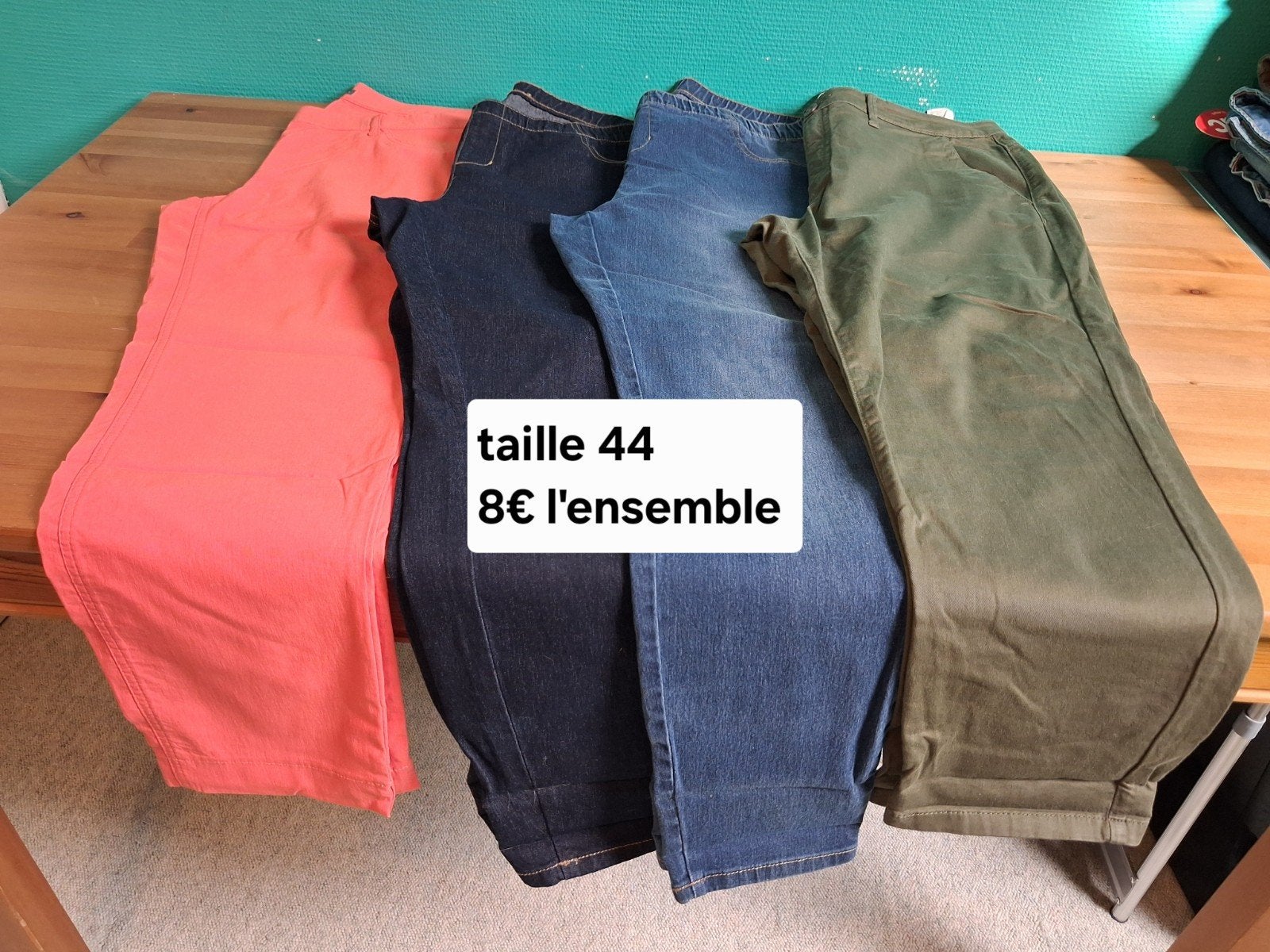 lot de 4 pantalons taille 44, Enlèvement