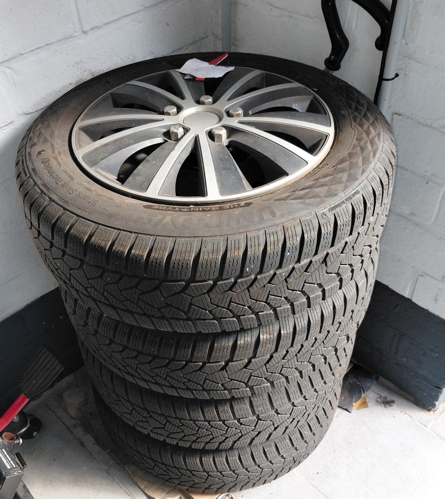 Velgen + winterbanden zgst. Peugeot 208, Auto-onderdelen, Ophalen, Winterbanden, Velg(en)