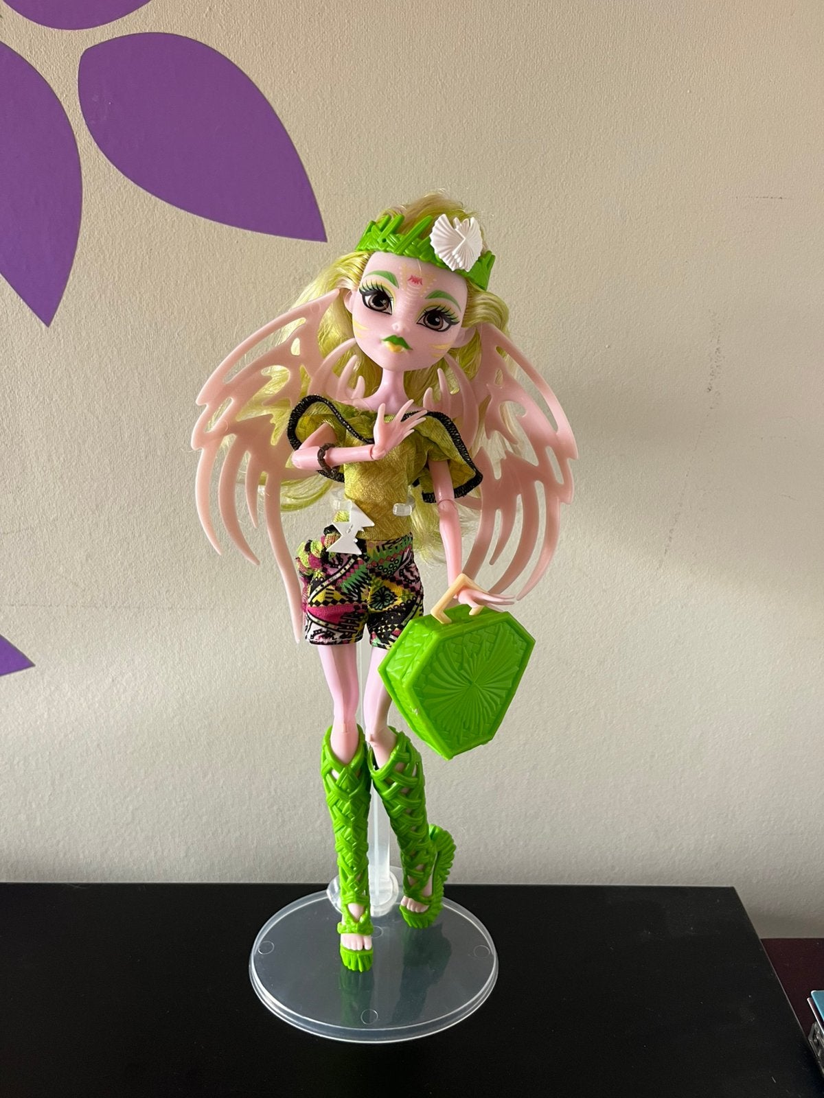 Monster high batsy claro monstet exchange student, Collections, Poupées, Enlèvement ou Envoi, Comme neuf, Fashion Doll