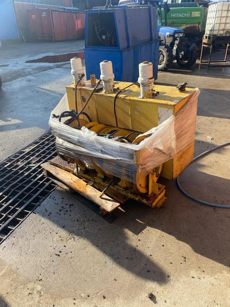 olie verdeelstation, Enlèvement