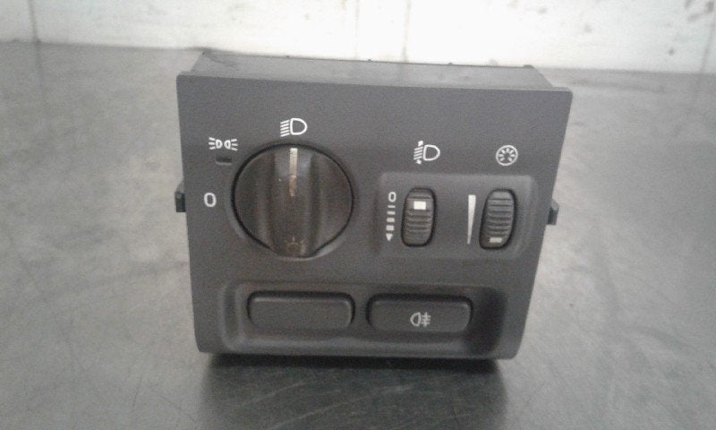 INTERRUPTEUR D'ECLAIRAGE Volvo S40 (VS) (01-1995/12-2004), Utilisé, Volvo