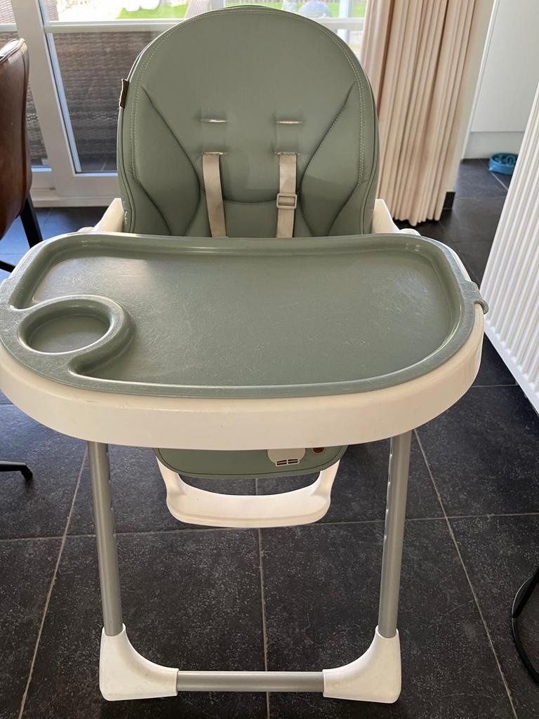 Kinderstoel licht beschadigd, Ophalen, Gebruikt, Gordel(s)