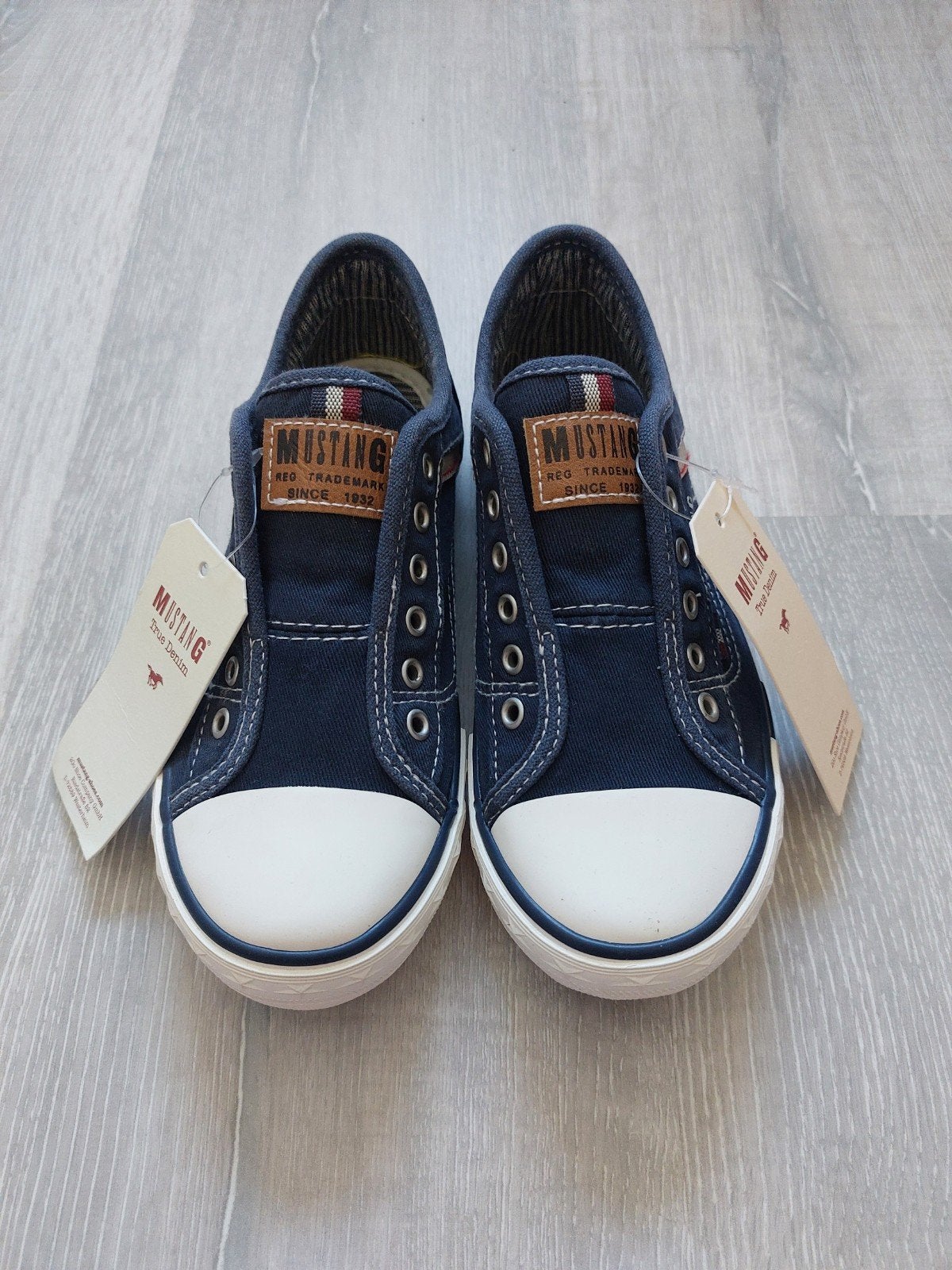 Schoenen Mustang maat 32, jongens, nooit gedragen, Kinderen en Baby's, Babykleding | Schoentjes en Sokjes, Ophalen