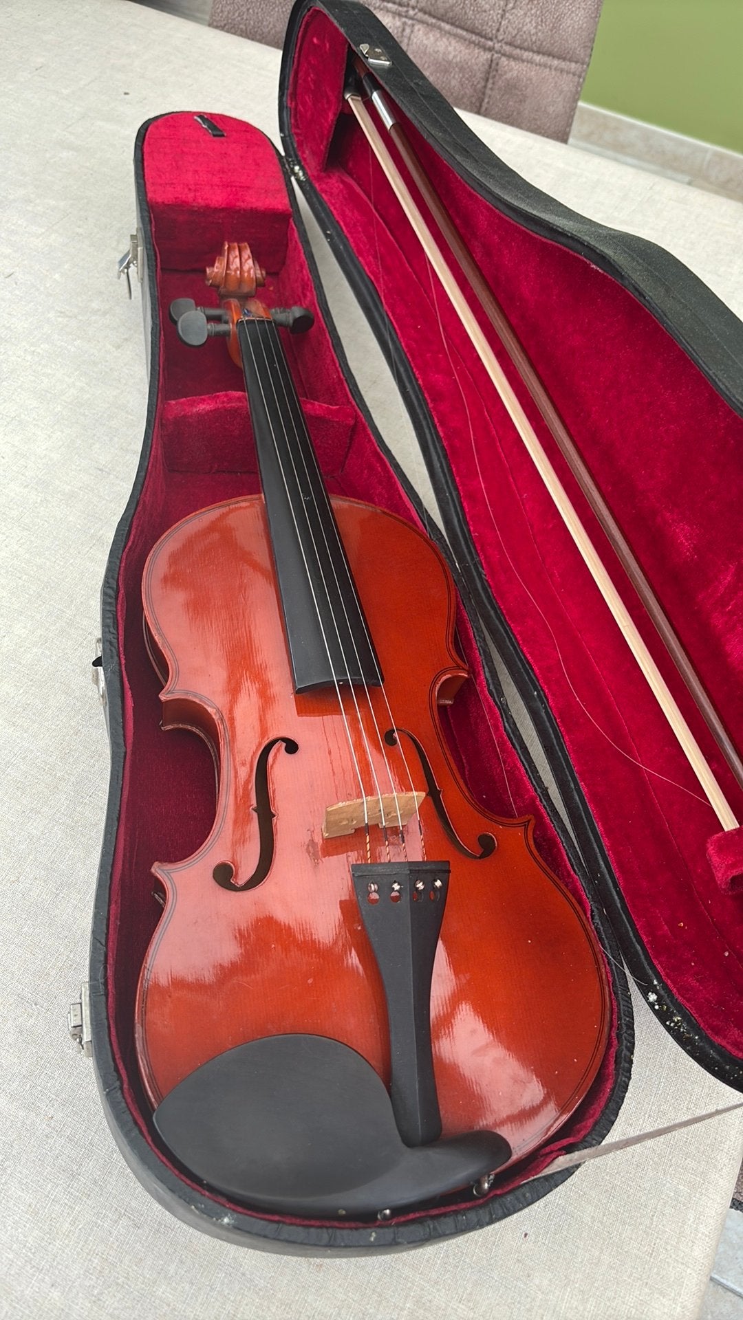 Petit violon à restaurer avec archet et étui, Musique & Instruments, Enlèvement, Comme neuf, Violon