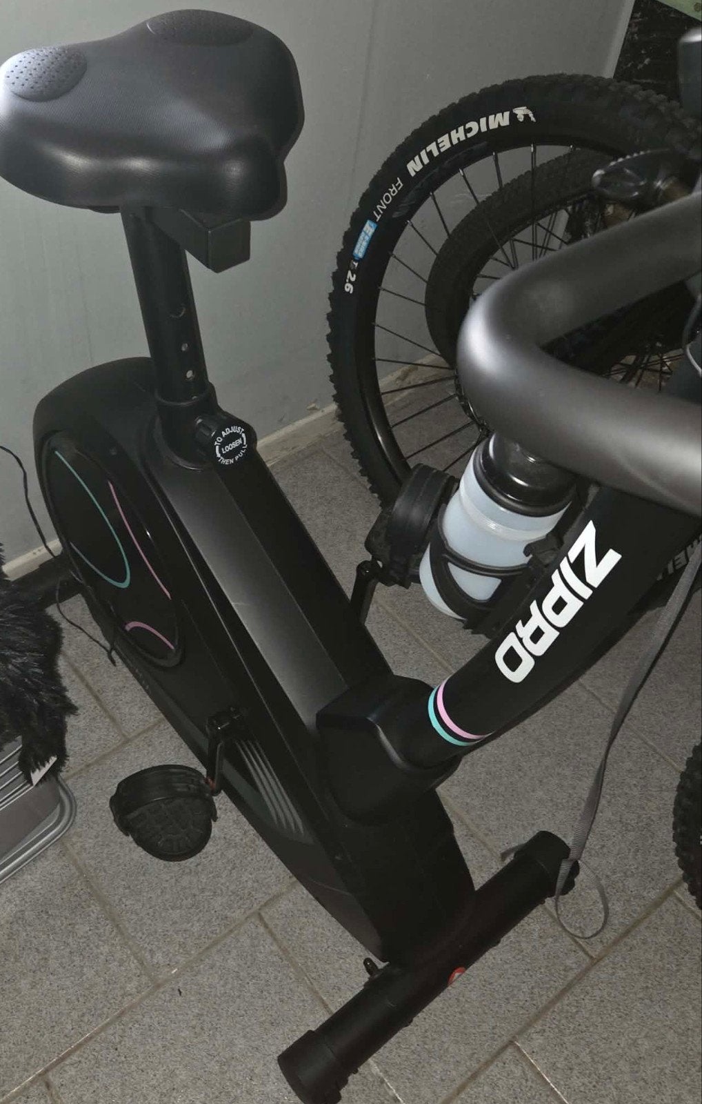 Velo appartement comme neuf très peux servi, Sports & Fitness, Enlèvement