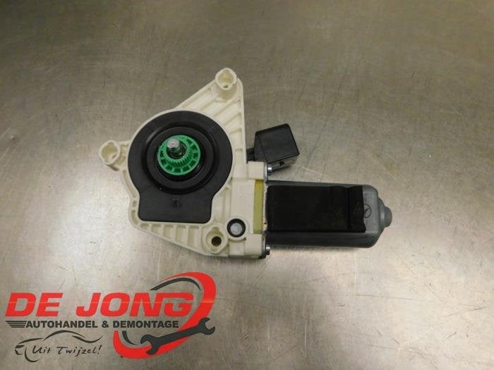 Moteur de vitre portière d'un Mercedes CLA, 3 mois de garantie, Utilisé, -, -