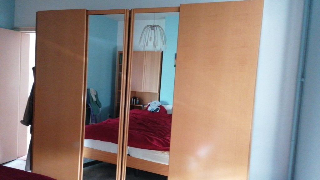 Ruime kleerkast met schuifdeuren en spiegels - 250 cm breed, Huis en Inrichting, Kasten | Kleerkasten, Gebruikt, 200 cm of meer