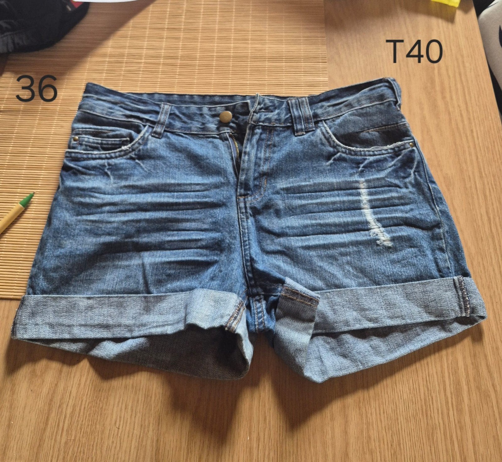 Short en jeans  T40, Vêtements | Femmes, Jeans, Enlèvement ou Envoi